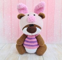 [Olga Kurchenko - Crochet Funny Bear] Bear-2, OutfitSet Piglet (ENG).jpg