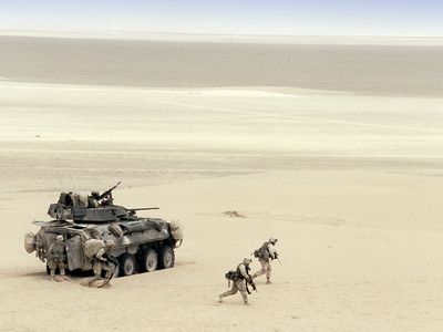 land_lav-25_desert_squad_lg