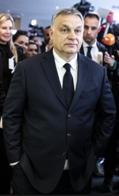 Orbán zsebhoki.jpeg