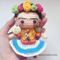 Pipizzuella Crochet - Frida Kahlo.jpg