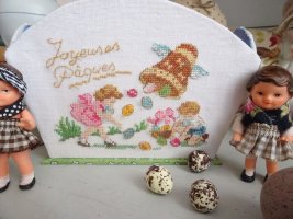Des Histoires à broder - Paques et 1° Mai.jpg