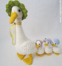 mum and baby ducks - denizmum.jpg