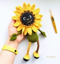 Cozy Puppet - Oksana Zibnitskaya - Sunflower.jpg