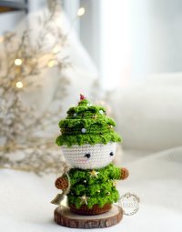 Irissesile - Trixie the Christmas Tree .jpg