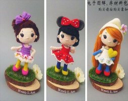 Daisy Minnie & Pitufina smll.jpg