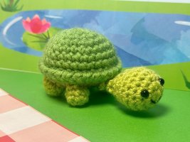 teensy turtle crochet-min.jpg