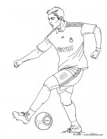 christiano-ronaldo-playing-football-01_dq2_source.jpg