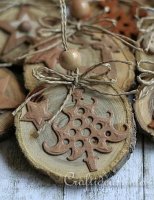 Natural_Ornaments_Crafted_From_Wooden_Branch_Slices_4.jpg