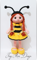 Amigurumi Bee Girl.png