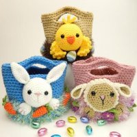 360-crochet-Easter-treat-bags.jpeg