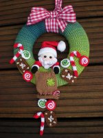 551e0dbe316d87a41d2fe960f9bcedb0--crochet-wreath-door-wreath.jpg
