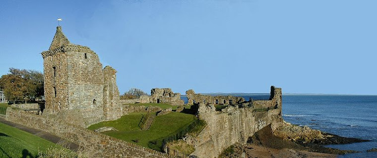 800px-St_Andrews_Castle_Panorama.jpg