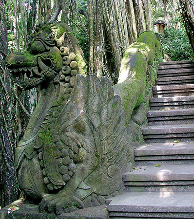 carved-komodo-dragons.jpg