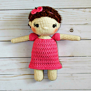 The_Friendly_Mae_Crochet_Doll_square_small2.jpg