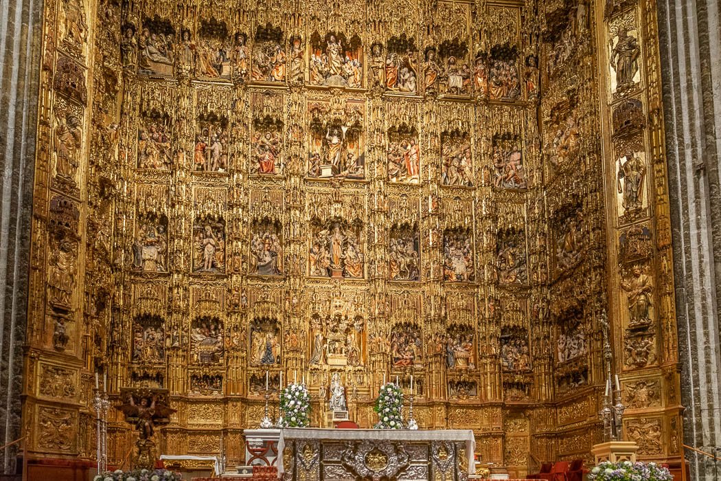 sevilla-kathedrale-altar.jpg